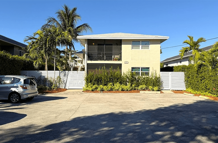 877 NE 18th Ct, Fort Lauderdale, FL 33305