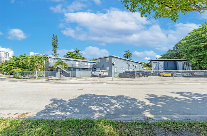 1177 NW 8th Street Rd, Miami, Florida 33136
