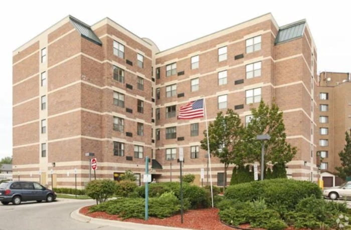 Canton Manor