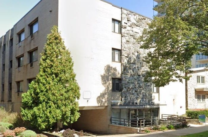 Edgewater Apartments