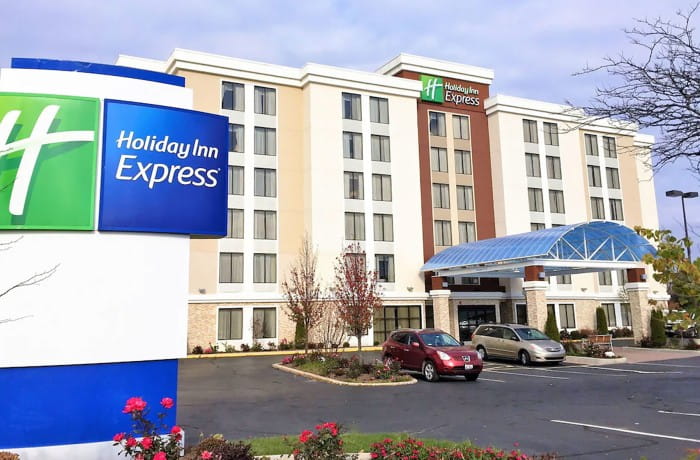 Holiday Inn Express Chicago NW