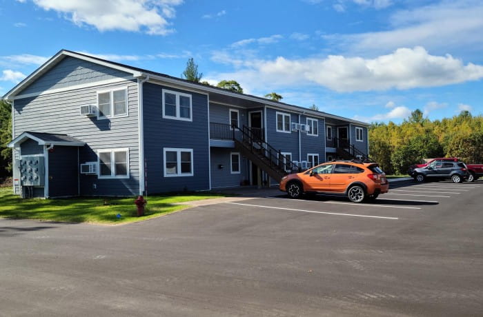 Lake Country Apartments