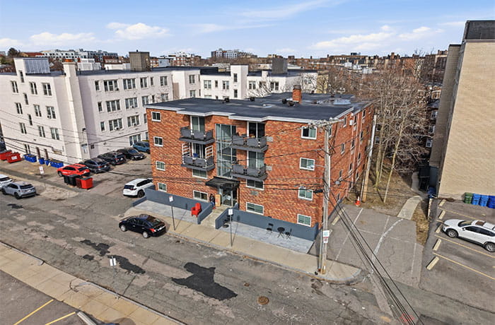 15 Euston Road, Boston, Massachusetts 02135