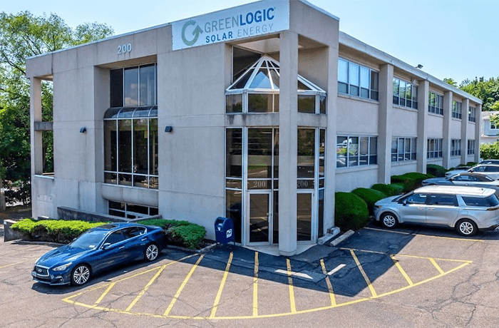 200 S Service Rd, Roslyn Heights, NY 11577