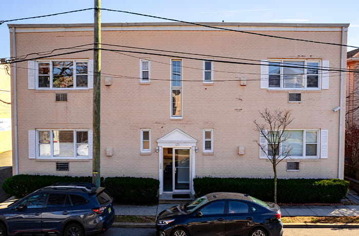 325 1st St, Carlstadt, New Jersey 07072