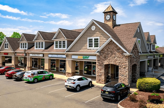 1 Tree Farm Rd, Pennington, NJ 08534