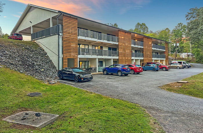 563 N Country Club Dr, Cullowhee, North Carolina 28723